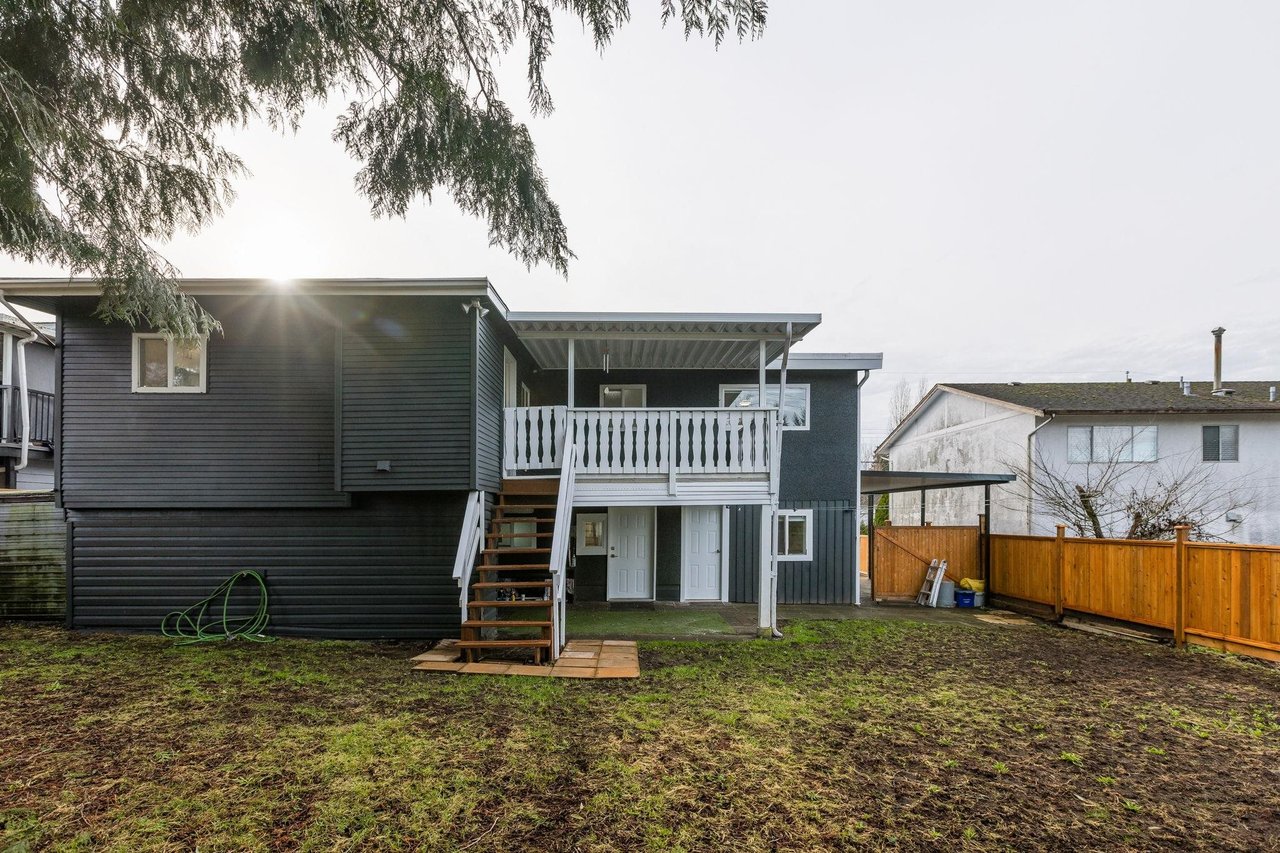 11443 87 Ave