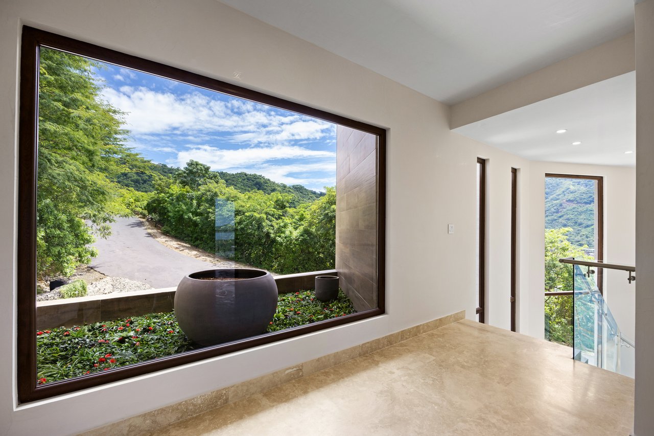 Contemporary Infinity Pool Villa, Flamingo, Guanacaste