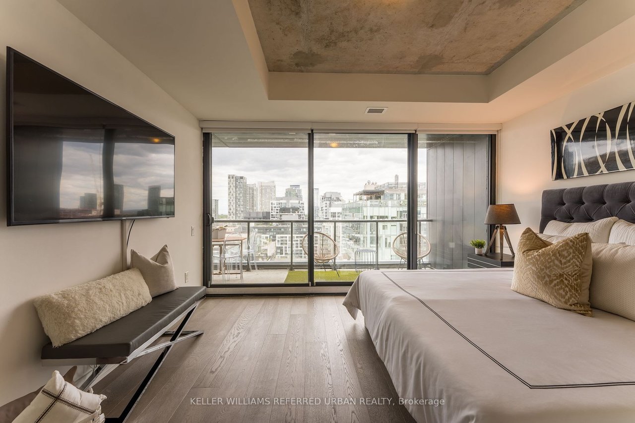 THOMPSON RESIDENCES 