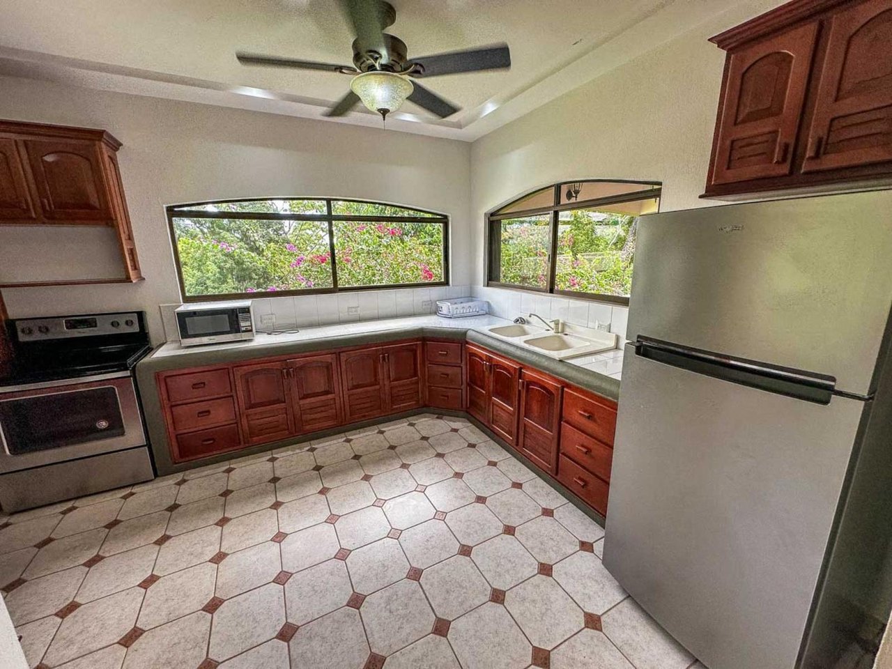Secure Gated Villa Community, Ojochal, Puntarenas