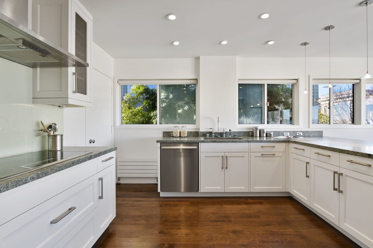 Renovated Three Bedroom Cow Hollow Condo