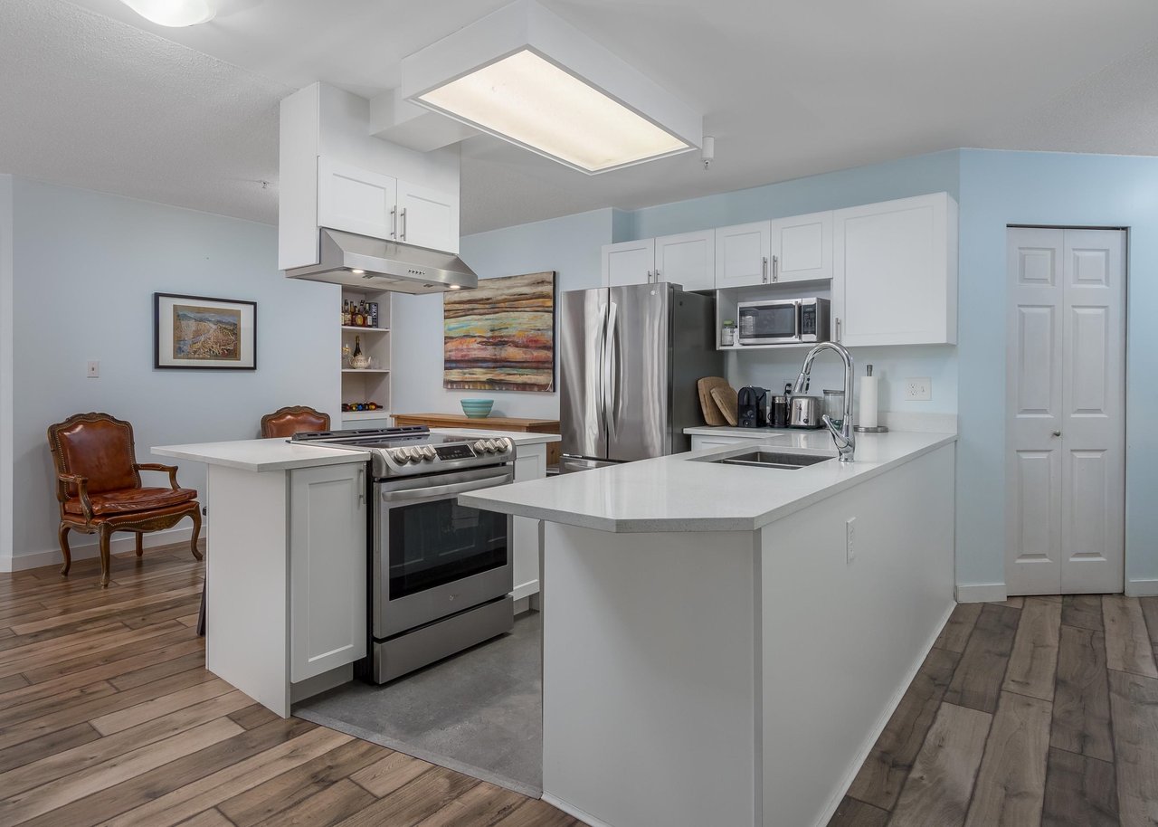 B203-40120 Willow Cres