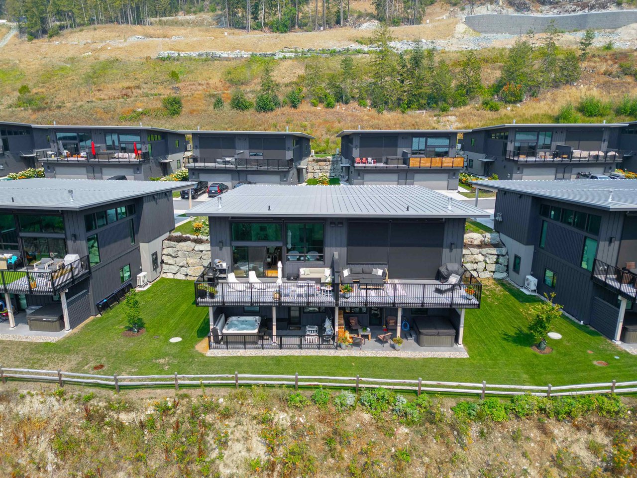 11-4000 Sunstone Wy