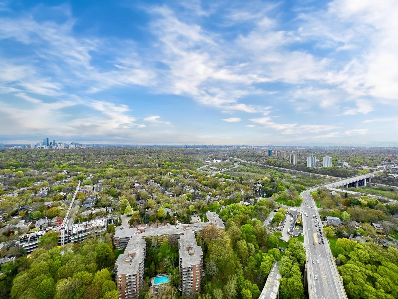 585 Bloor St E #4215