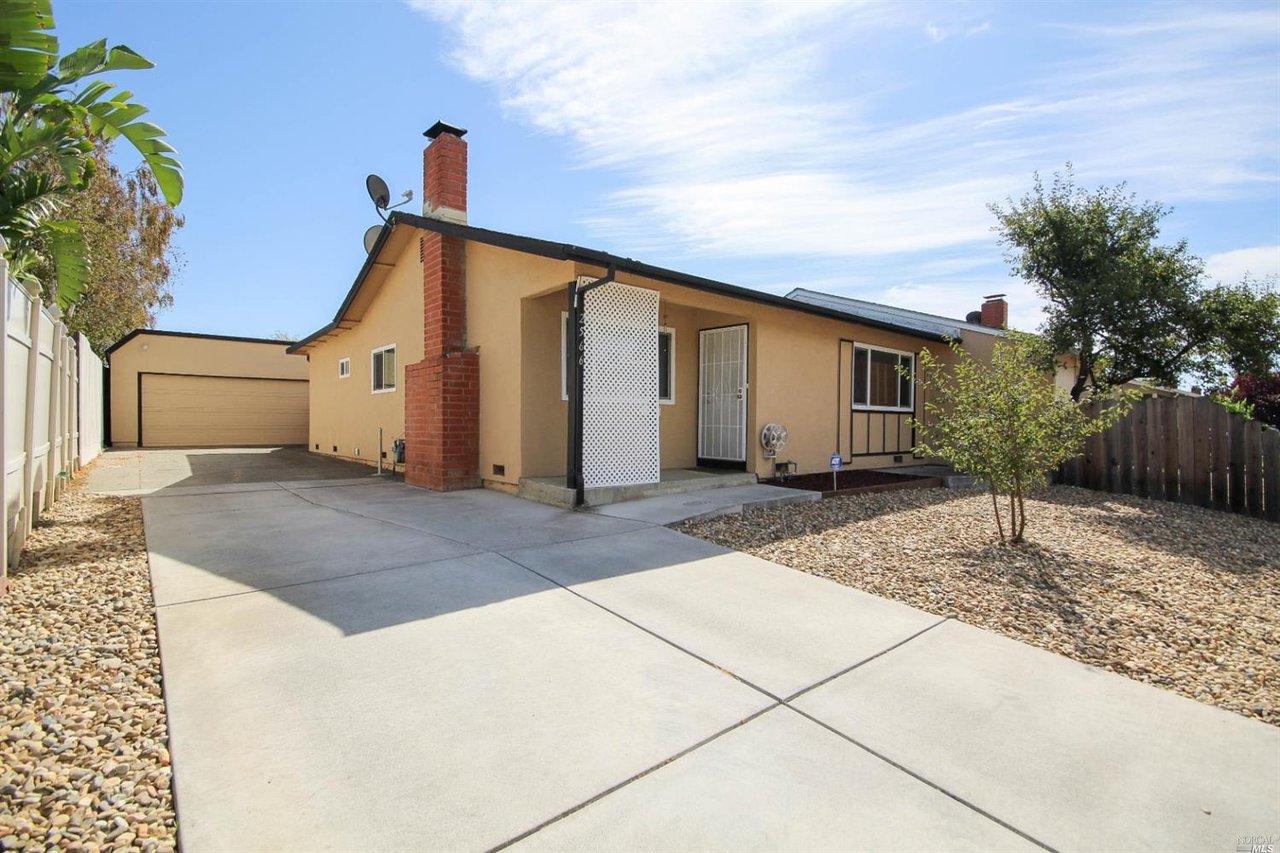 2566 Baltic Dr