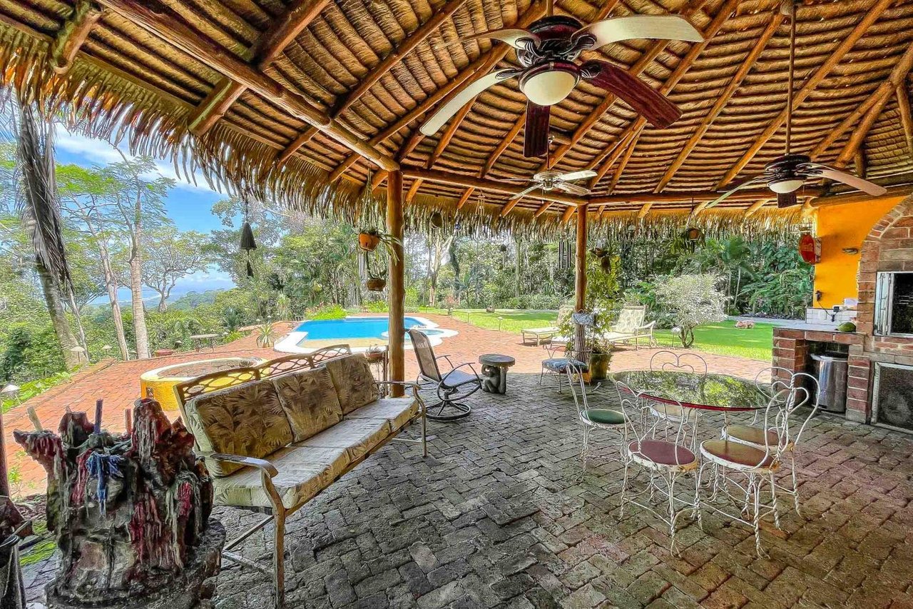 Private Ocean View Estate Quaint 2 level home and idyllic pool