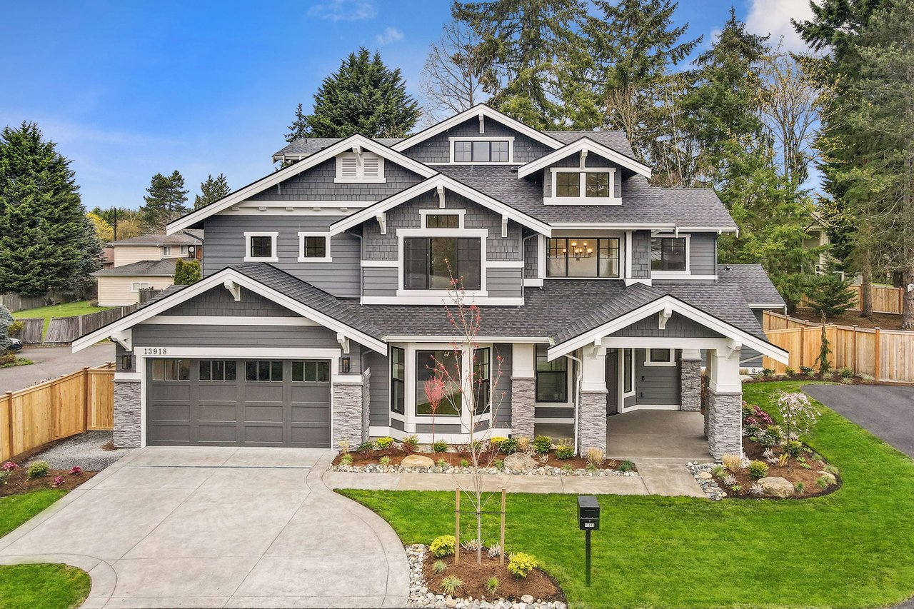 13918 NE 4th CT