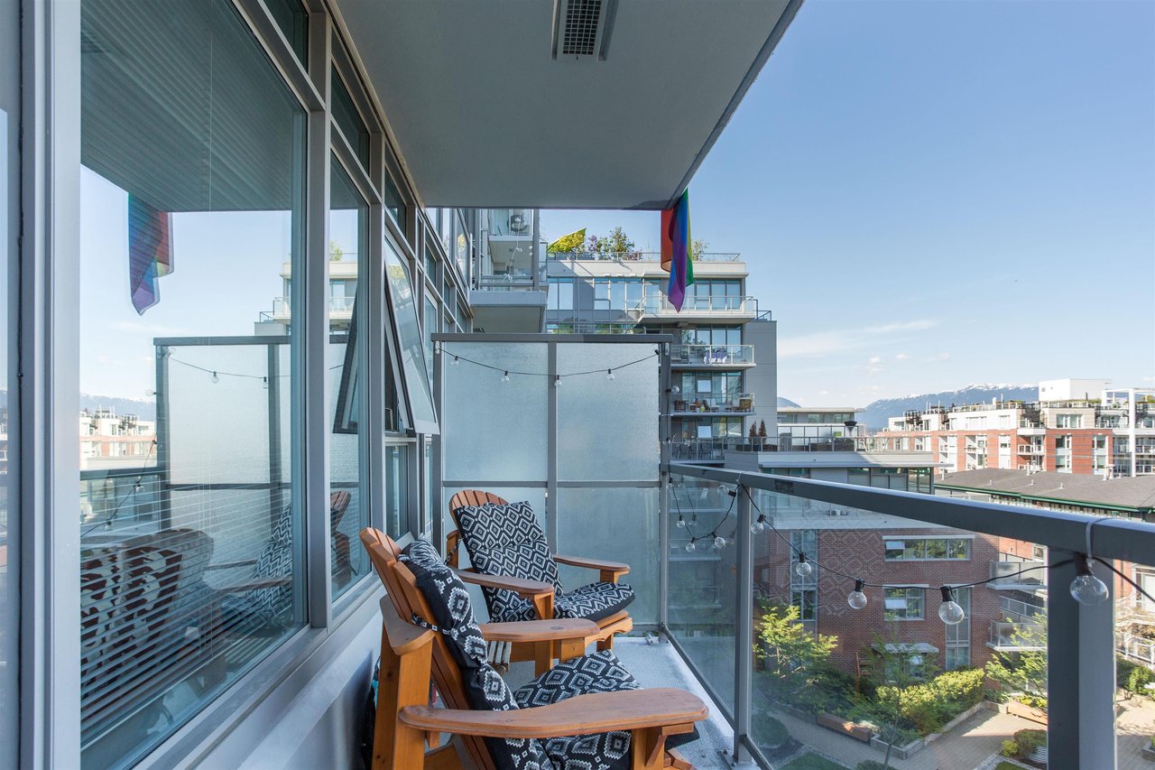 512-251 E 7th Ave