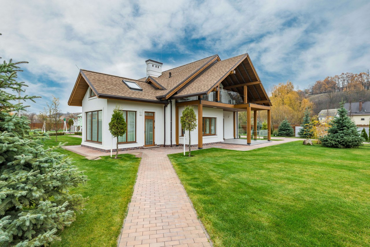  The Best Ways to Save for a Down Payment and Enter the Housing Market