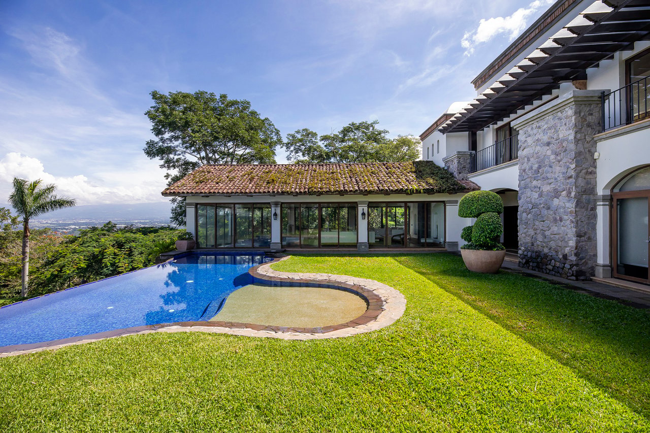 Panoramic View Mountain Estate, Ciudad Colon, San Jose