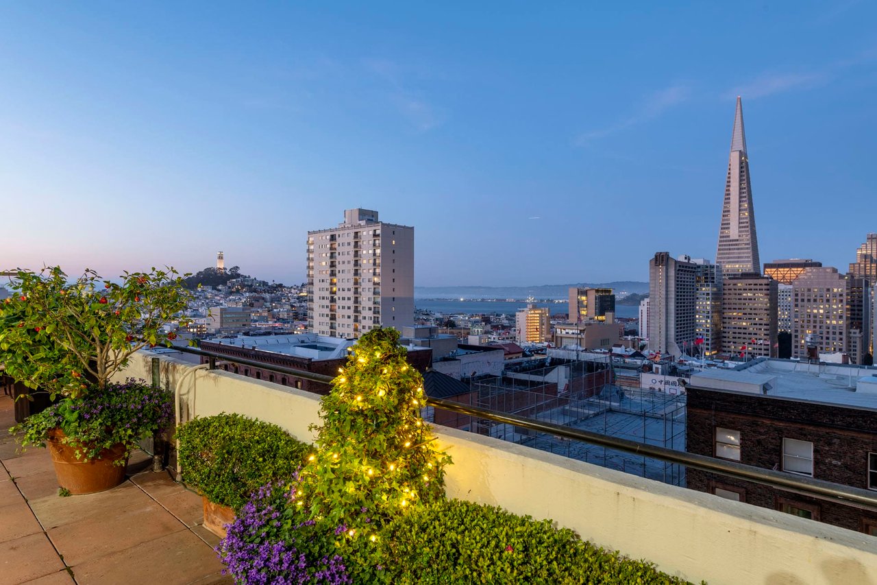 Indoor/Outdoor Living with a View