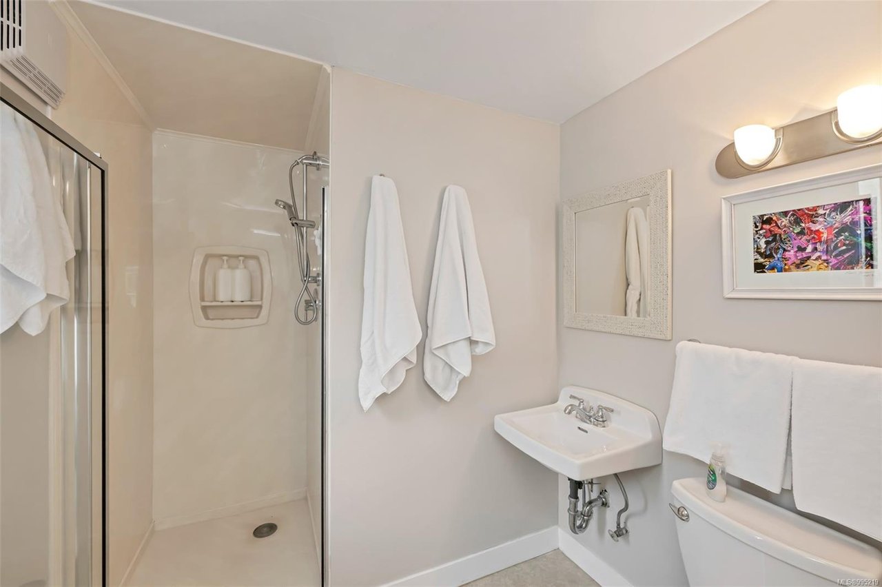 36 Tovey Cres, View Royal