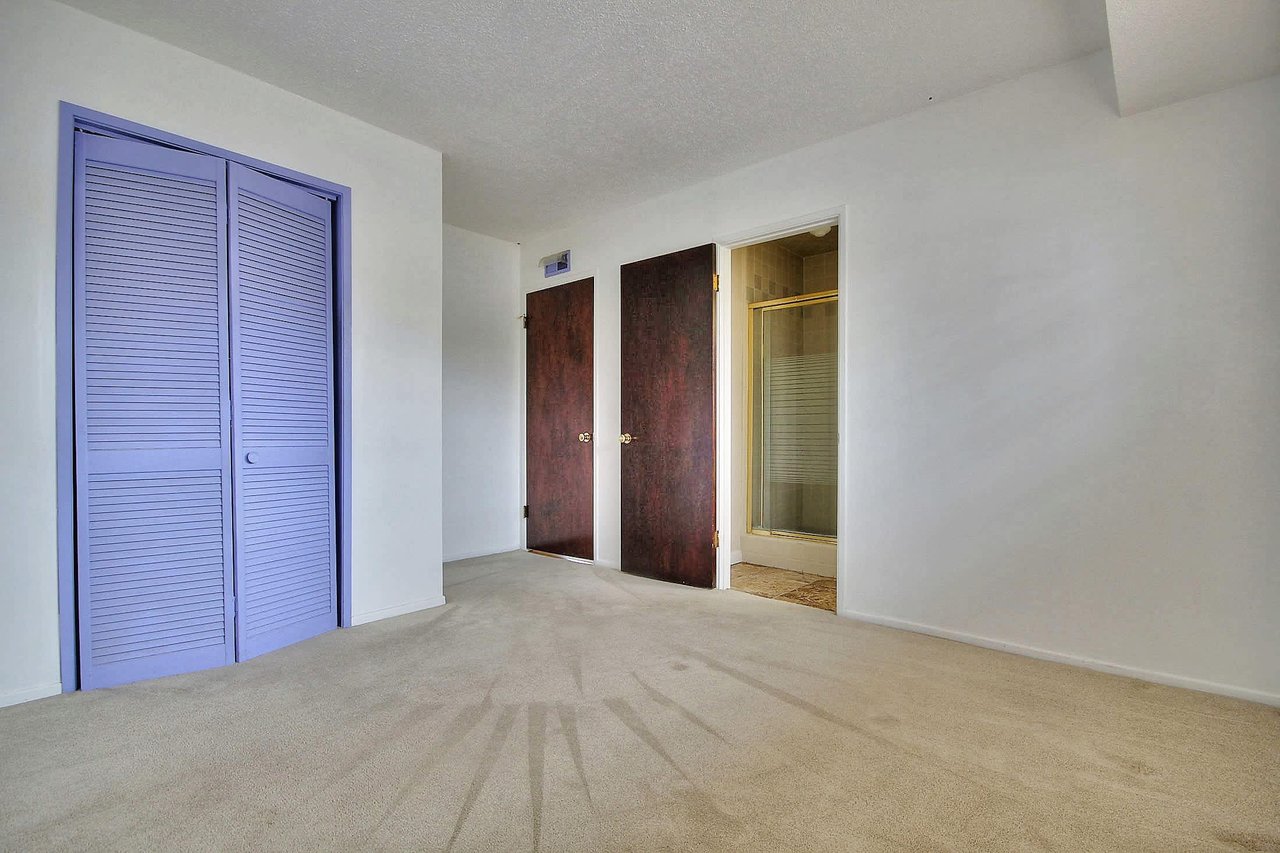 250 Palo Alto Dr