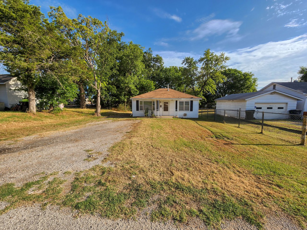 617 W Maple St.