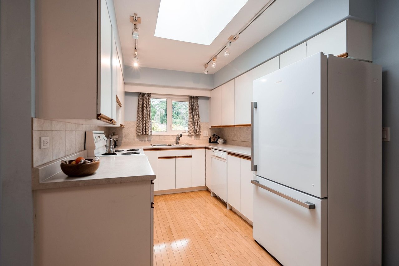 4143 Virginia Crescent, North Vancouver