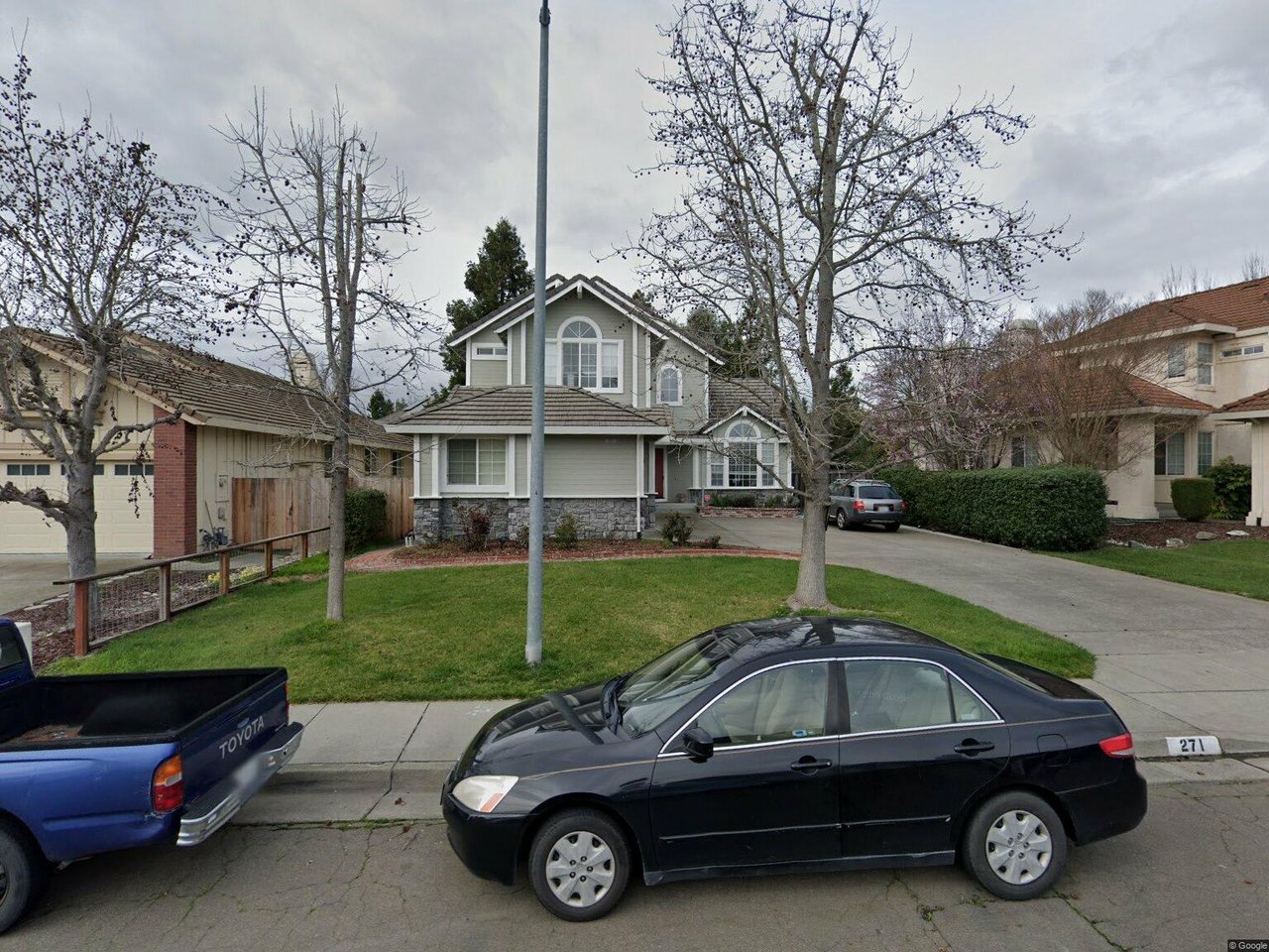 271 Banff Way