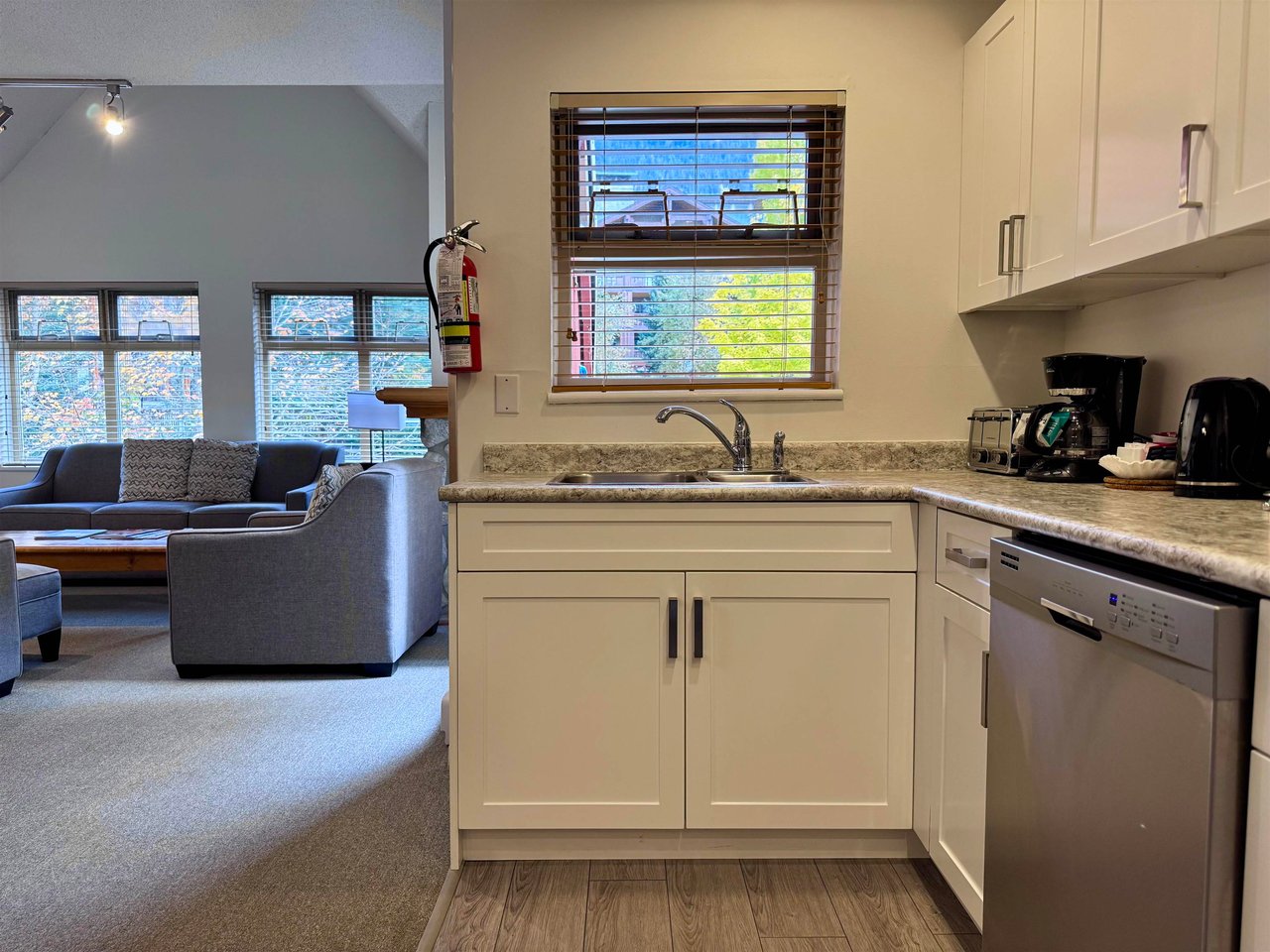 231 W7-2050 Lake Placid Rd