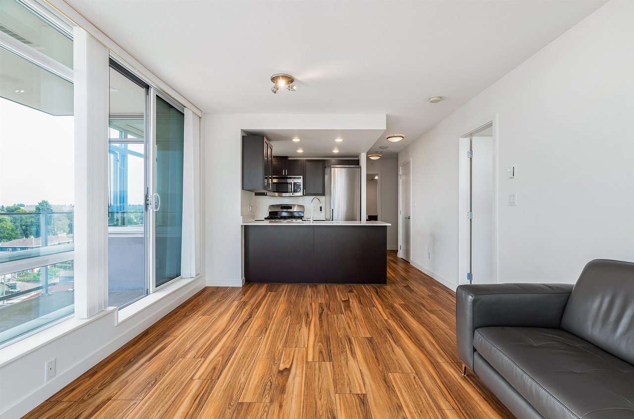 1102-4815 Eldorado Mews