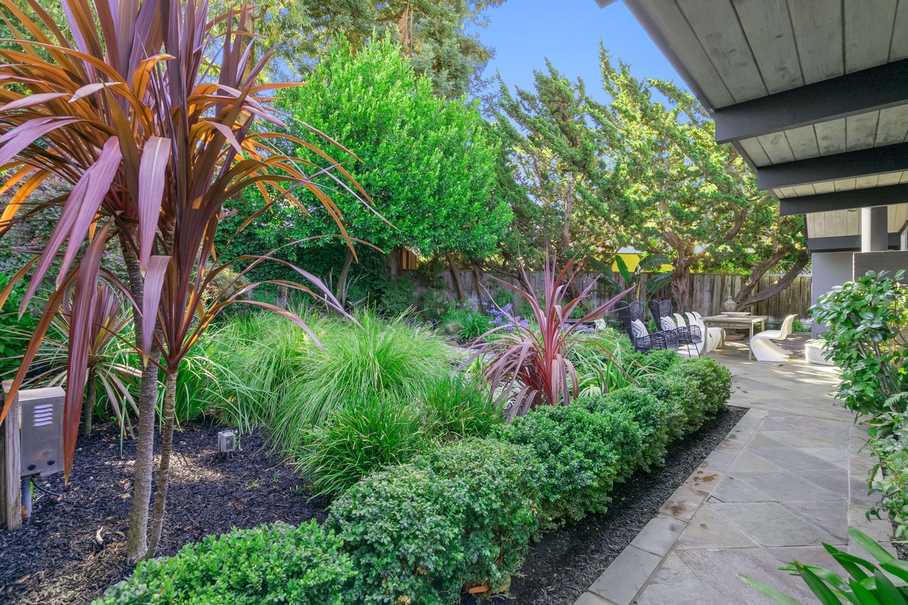 958 Eichler Drive