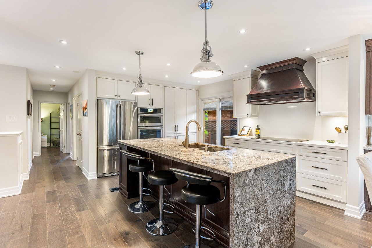1556 Liveoak Drive