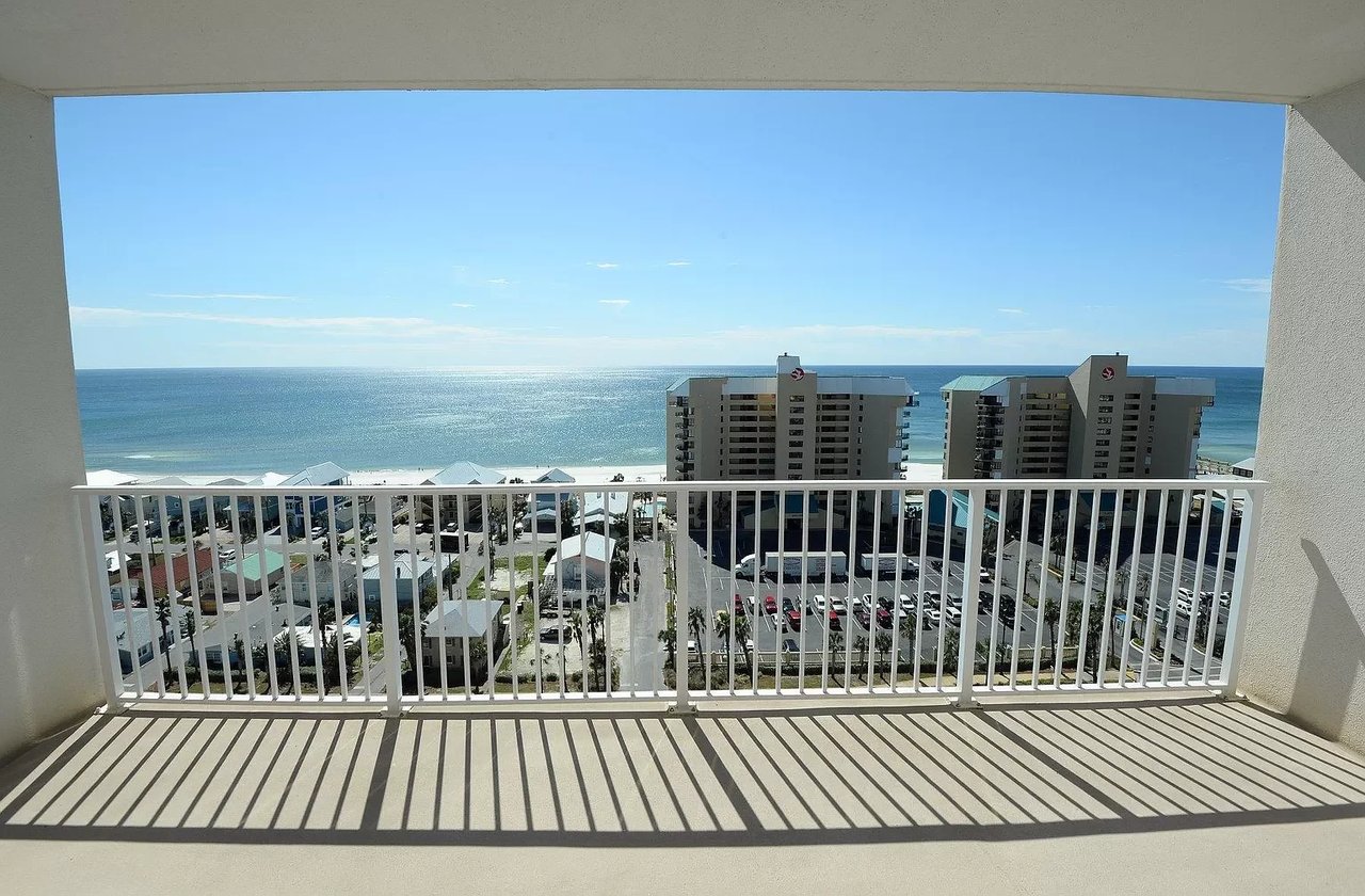 9860 S Thomas Drive Unit 1015