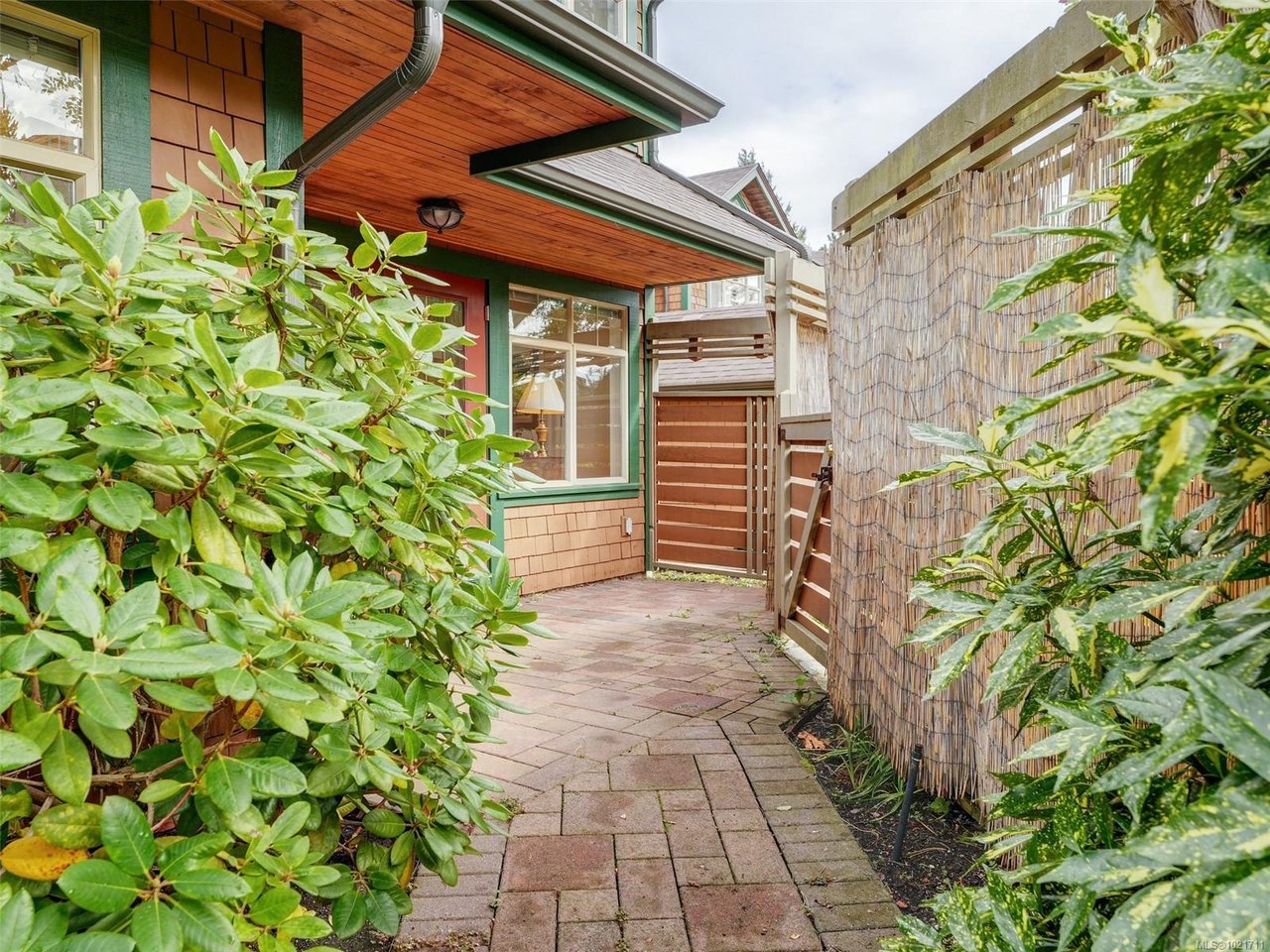 1-2573 Kilgary Pl