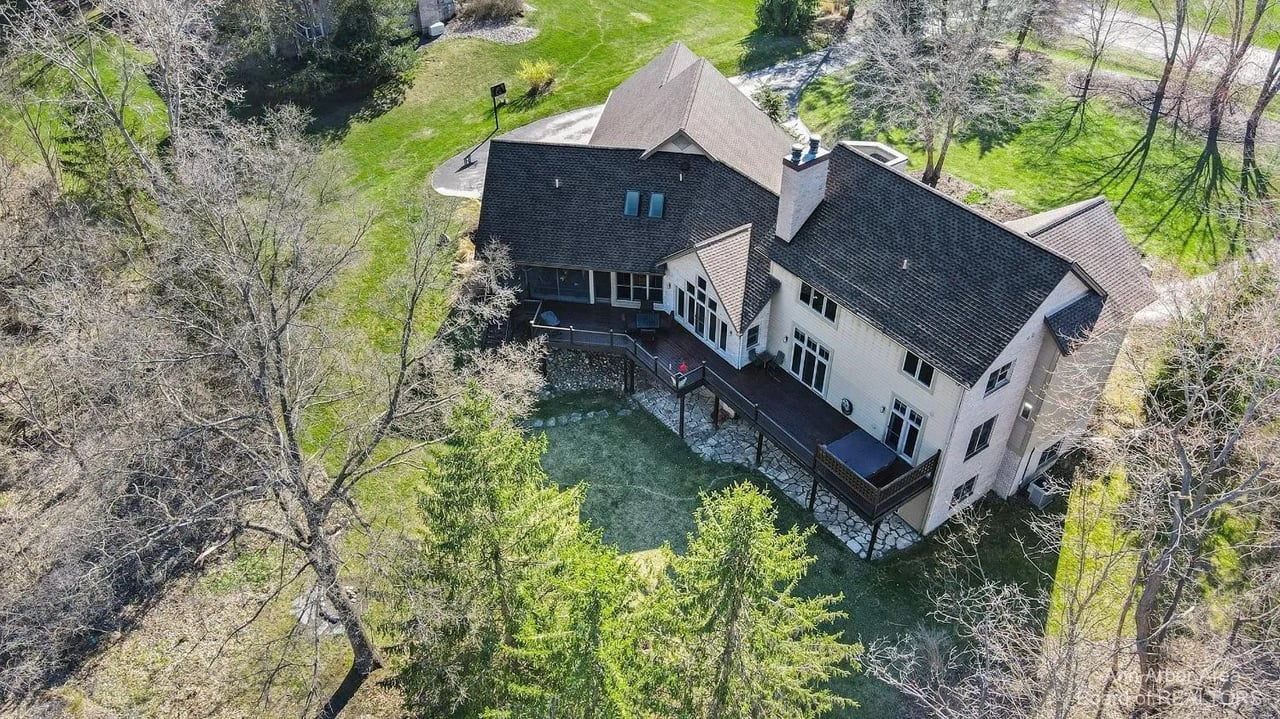 2566 Thornapple Drive, Ann Arbor, MI 48103