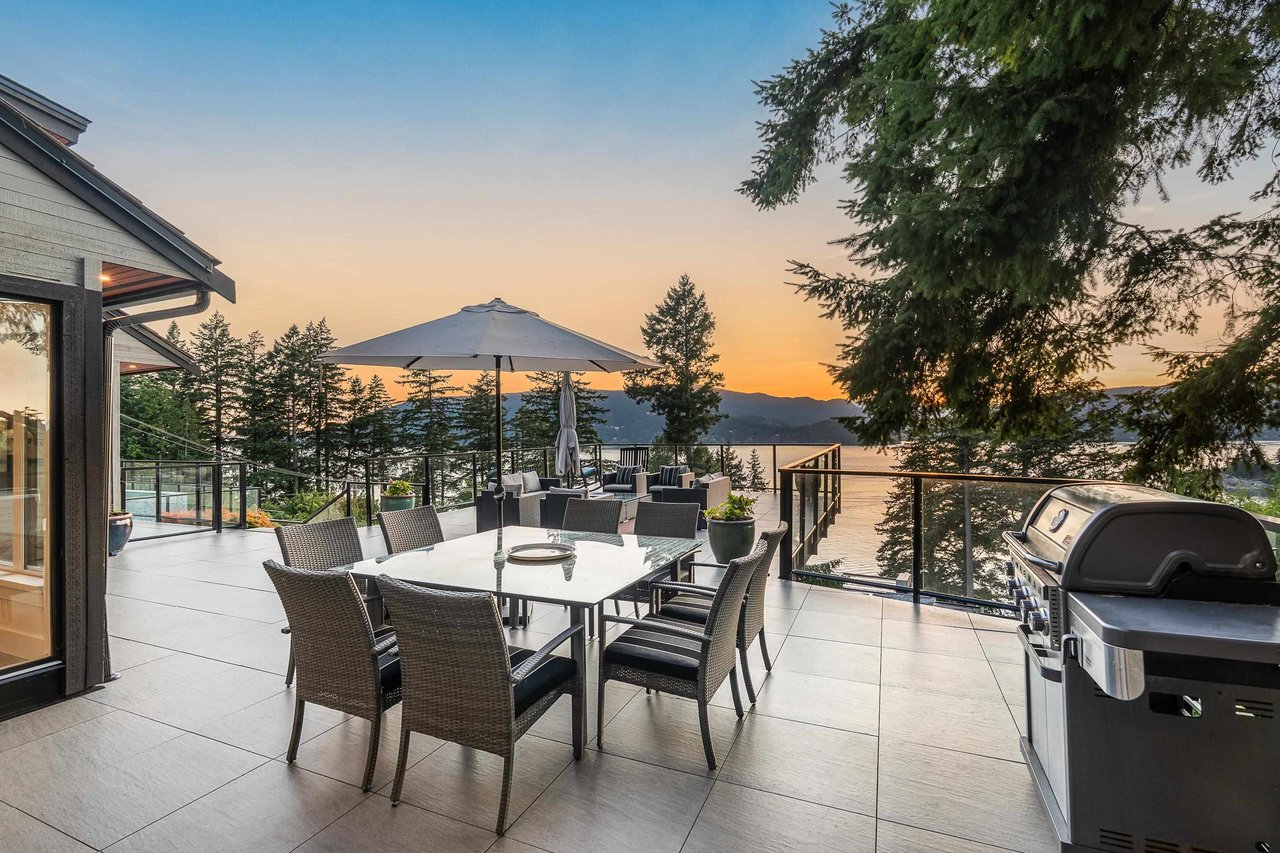 6242 St. Georges Cres