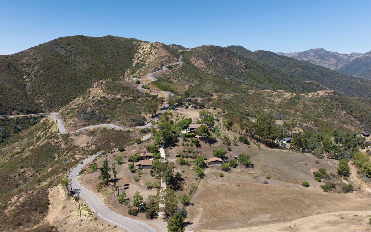 33007 Mulholland Hwy