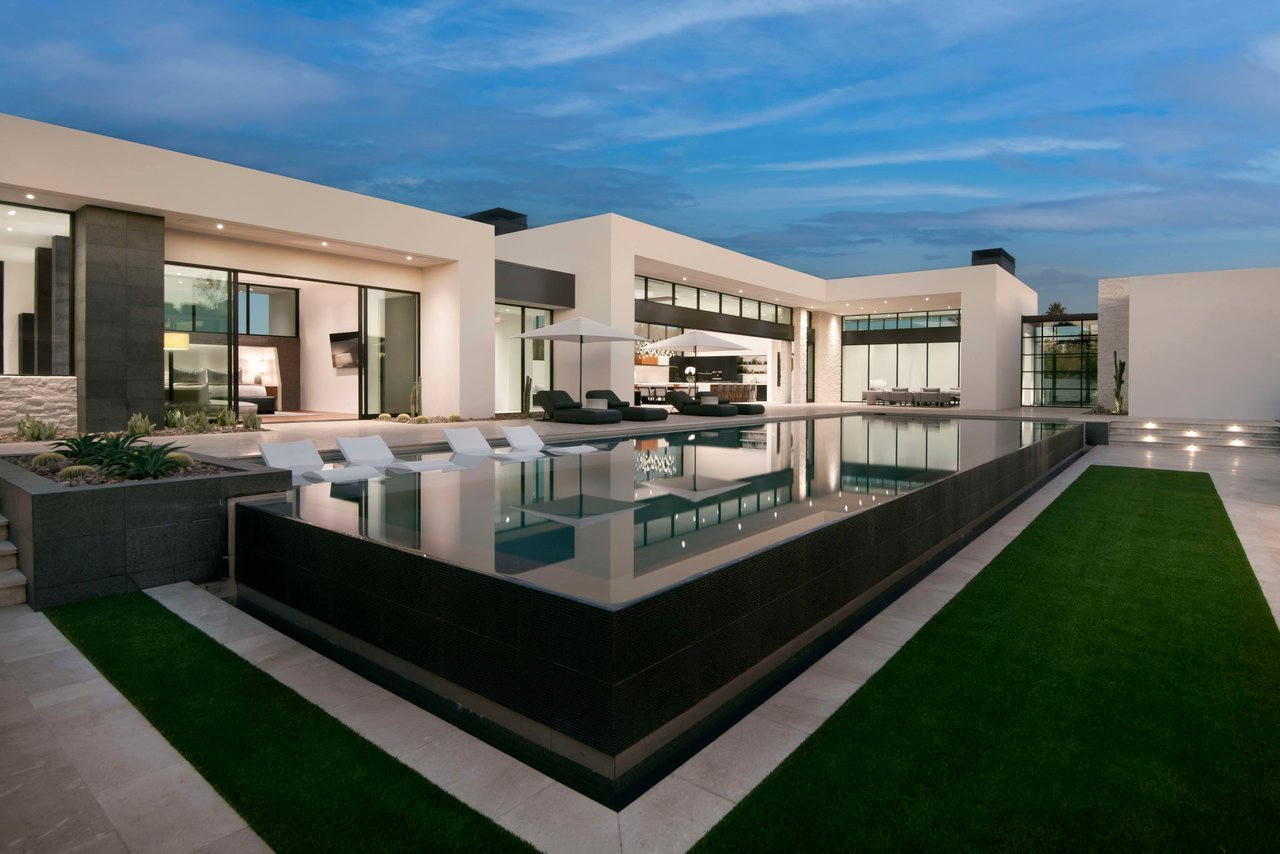 Modern Luxury home in Paradise Valley, Arizona