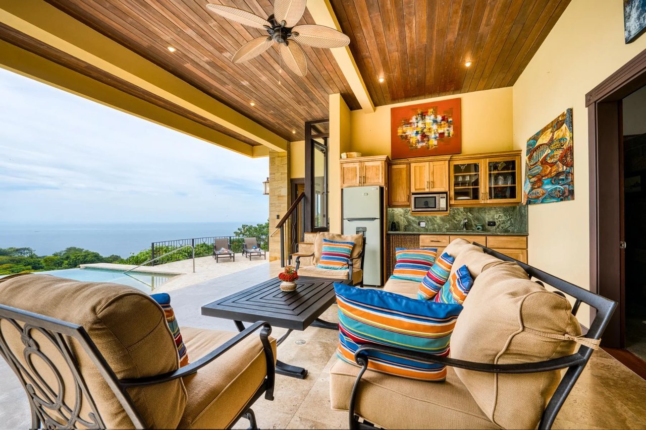 Luxury Ocean View Home, Dominical, Puntarenas