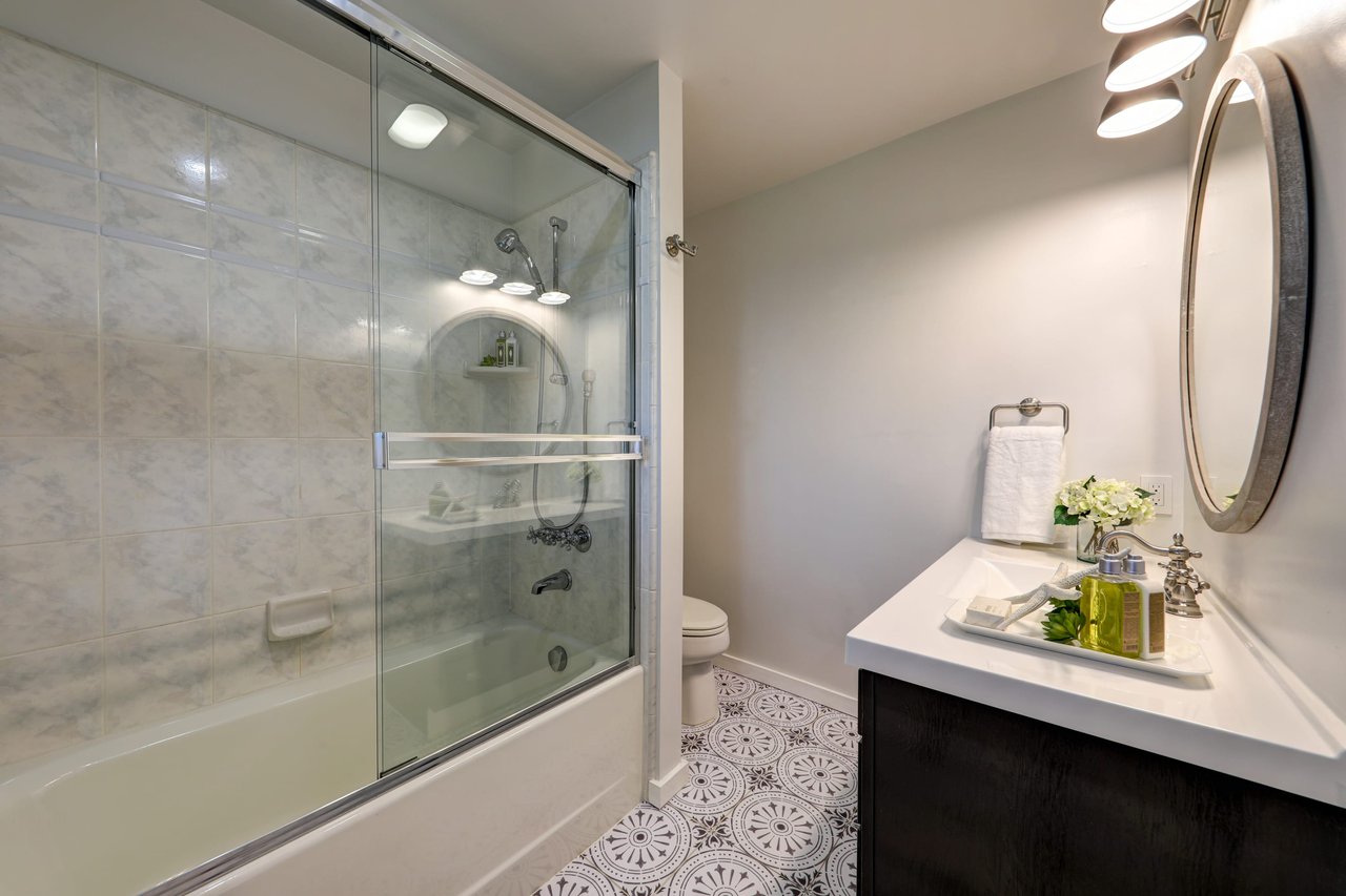 Newly Remodeled Home with Bay Views 