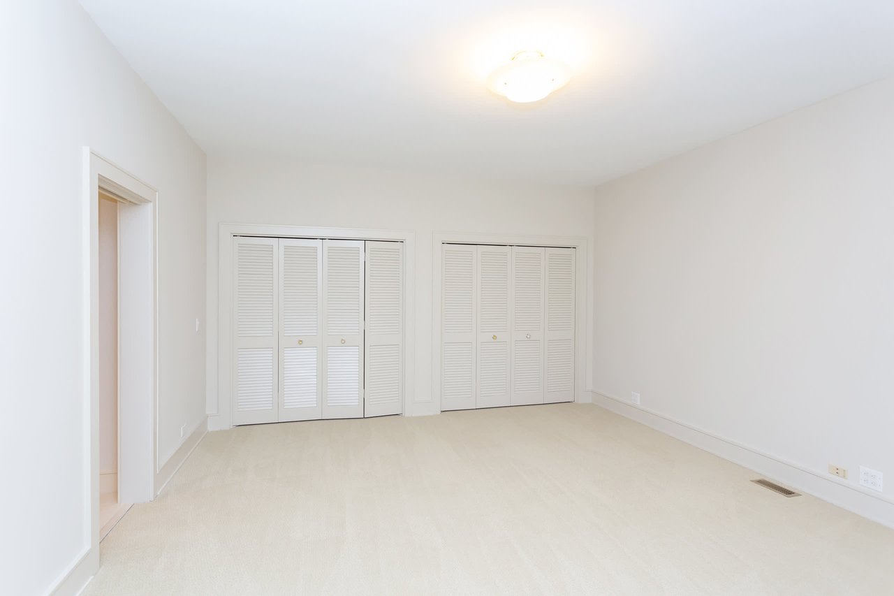 215 Friendly Ln