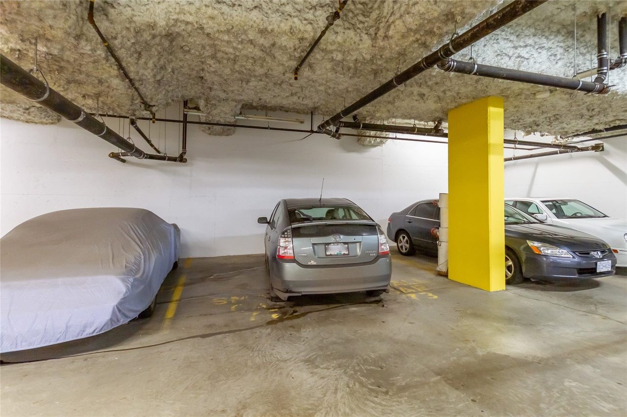 104-651 W 45th Ave