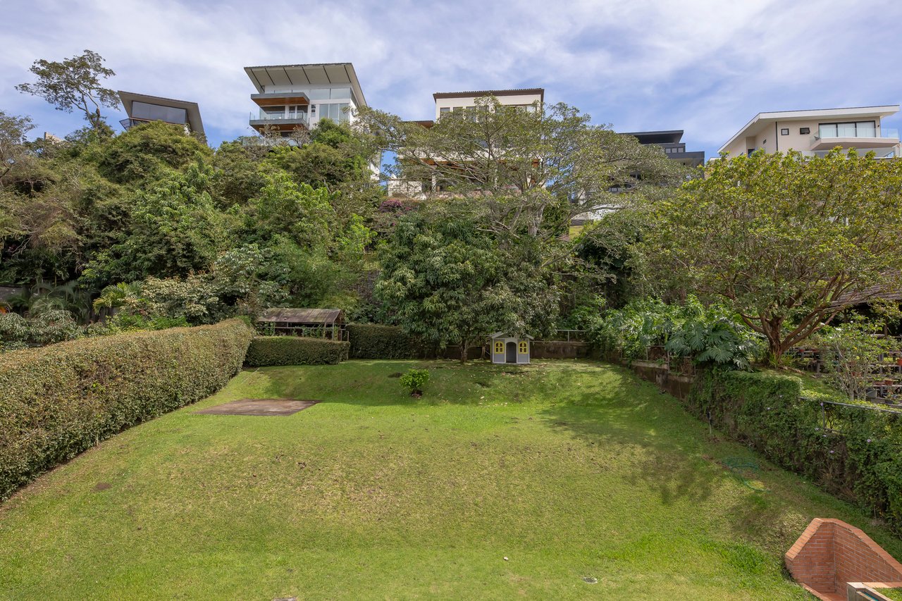 Terrace View Colonial Home, Escazu, San Jose