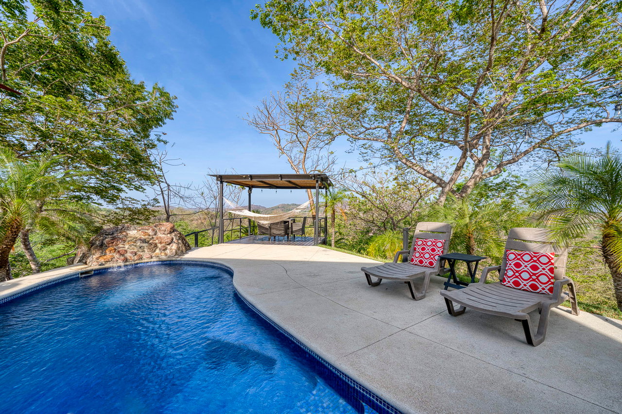 Finca Toltec | Majestic Mountaintop Ocean View Home + 4 Casitas | Ideal Retreat Centre!