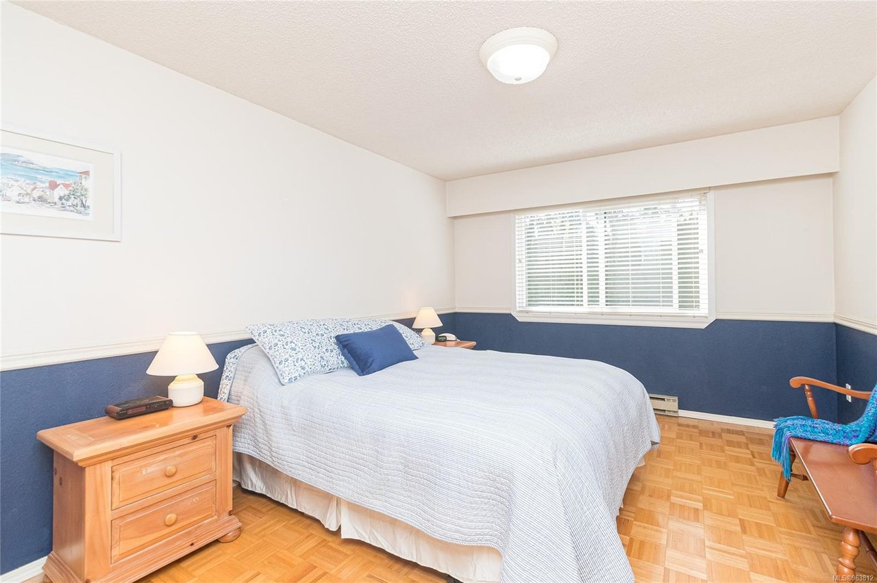 304-1665 Oak Bay Ave