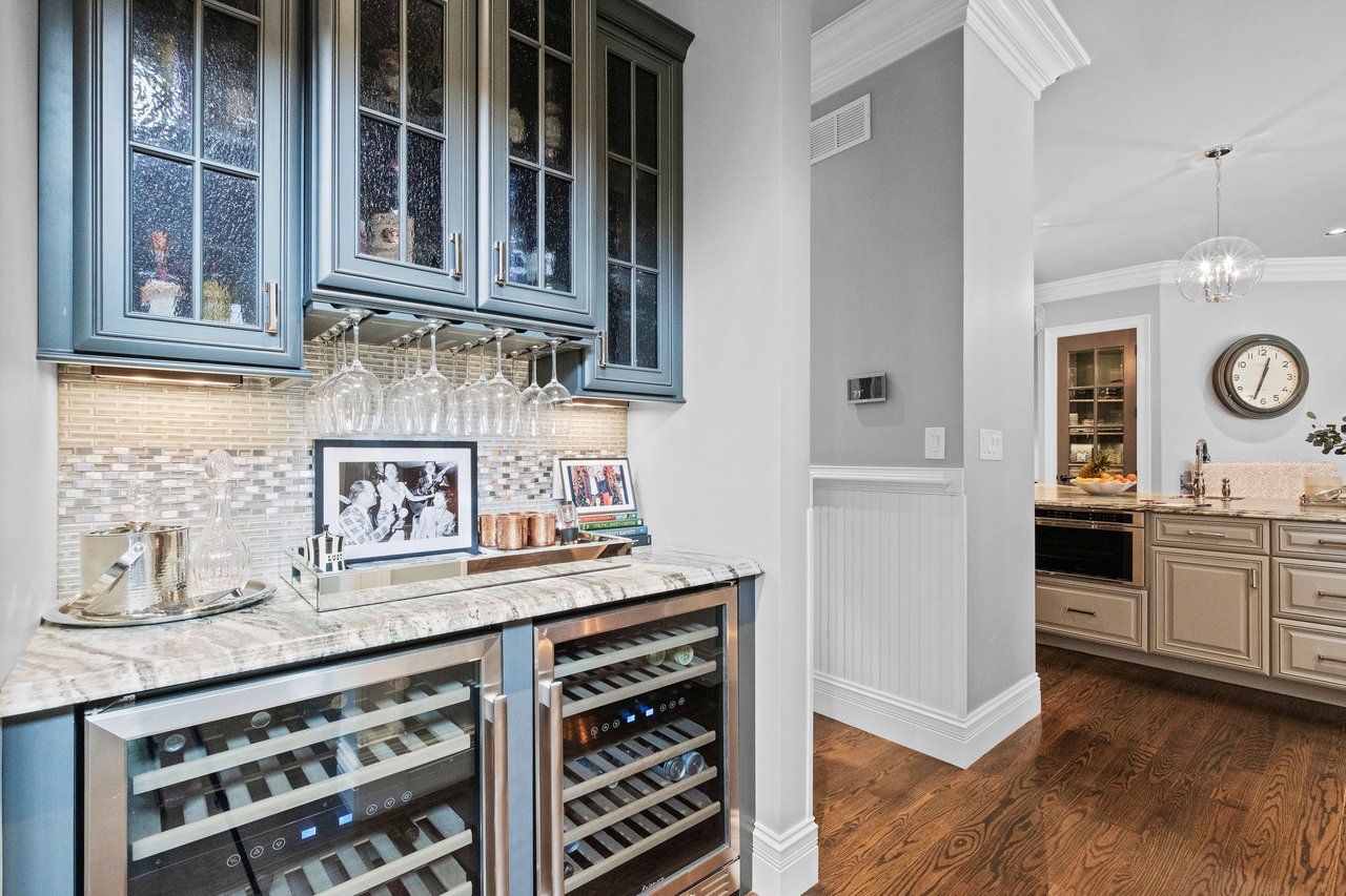 Luxury on 3 Acres with Pool, Pool House, Putting Green, Golf Simulator & More!