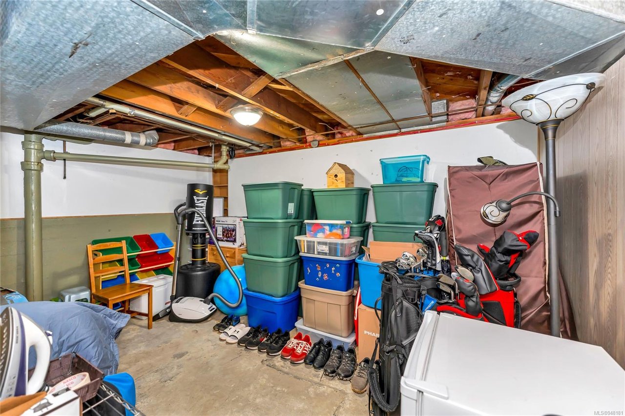 2884 Inez Dr