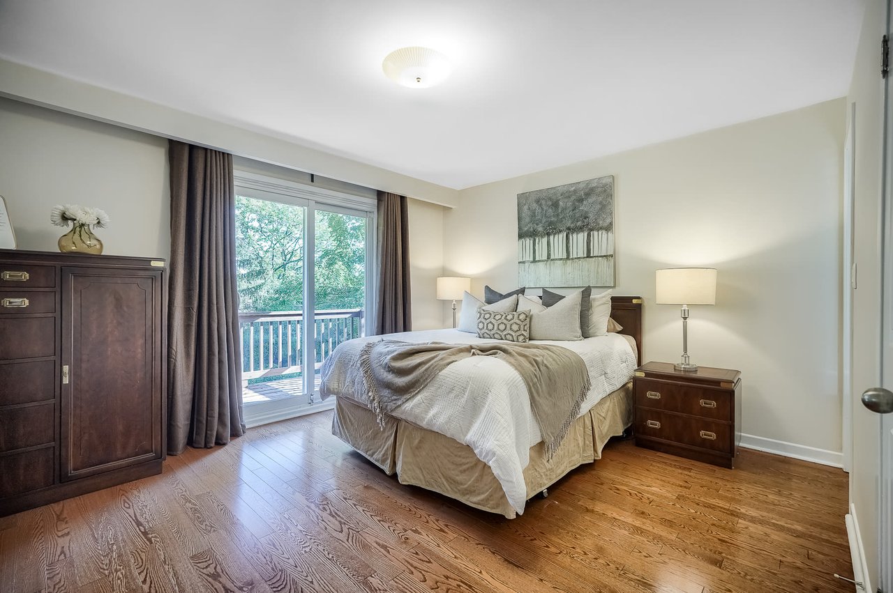 268 Mineola Rd E