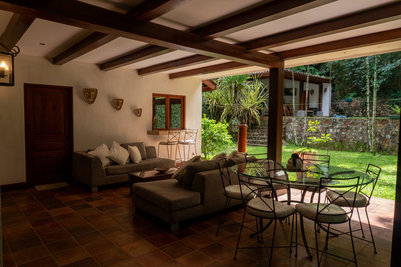 Mountain Estate With Guest Studio, Santa Ana, San Jose