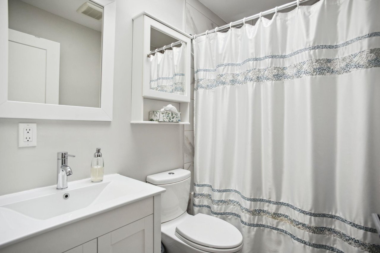 401-3720 W 8th Avenue, Vancouver