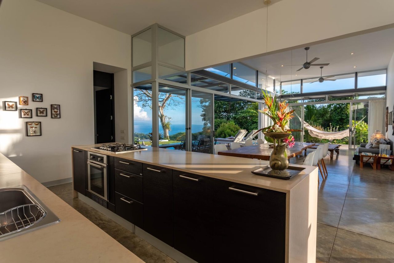 Mariposa , Luxury Modern Home With Guest House