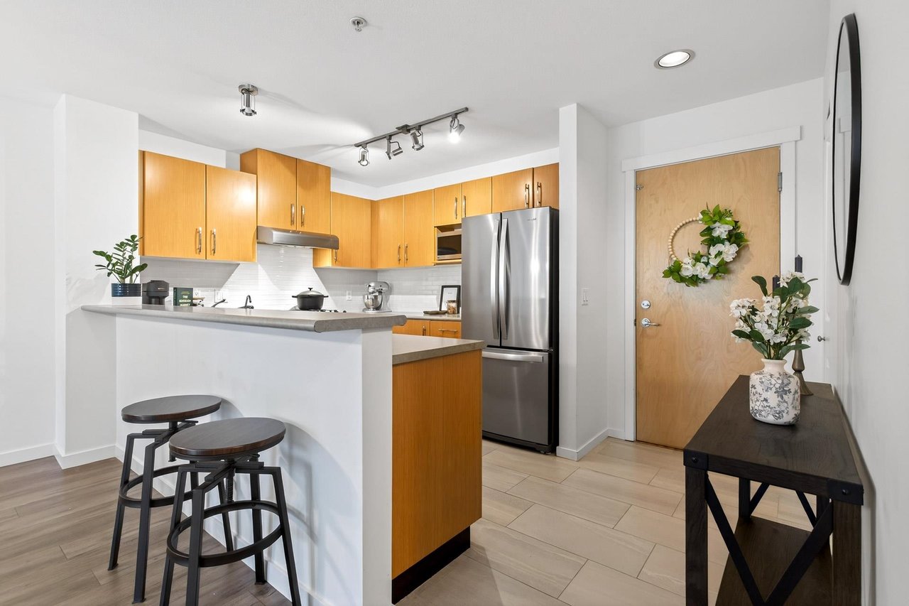 207-500 Klahanie Drive, Port Moody