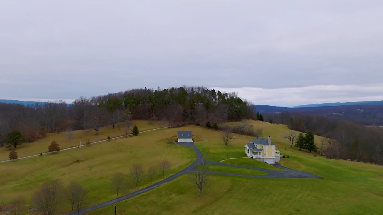 1118 Griffith Road in Ligonier