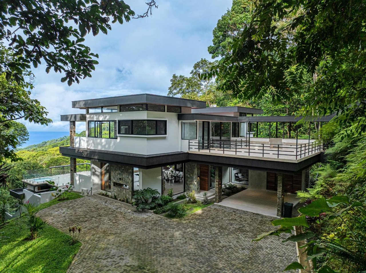 Private Waterfall Luxury Estate, Dominical, Puntarenas