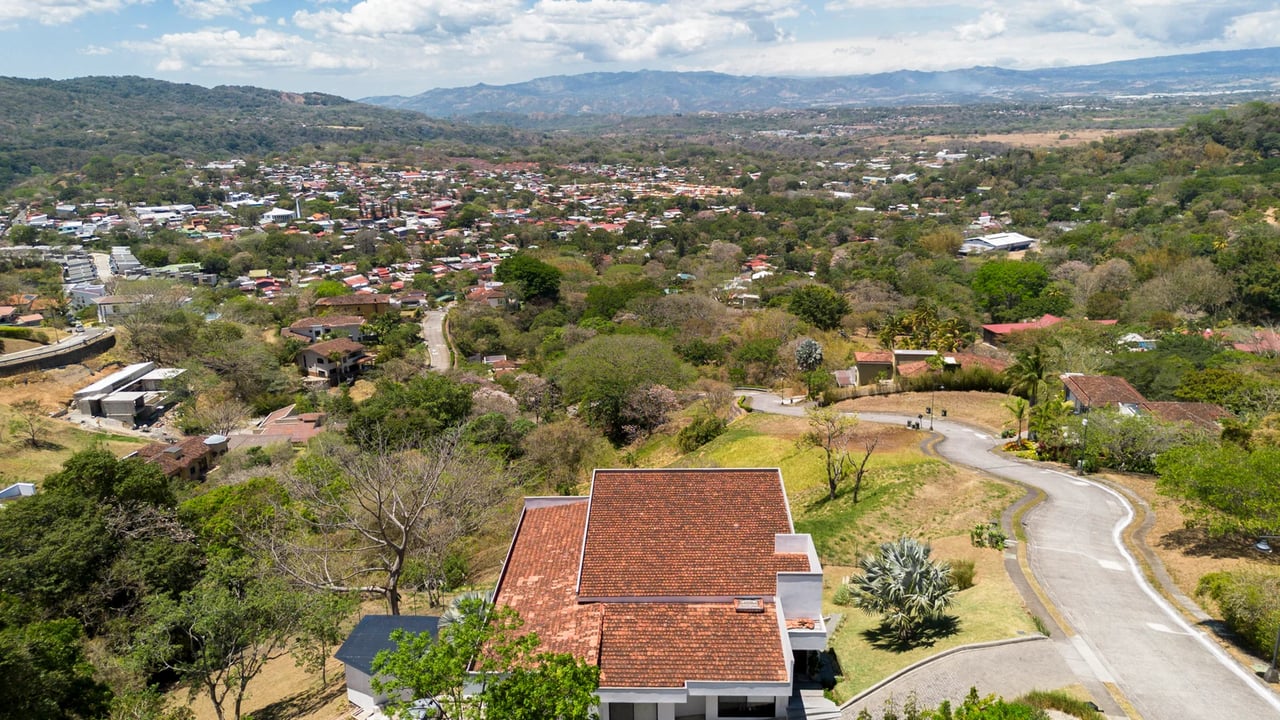 Modern Mountain View Home, Ciudad Colon, San Jose