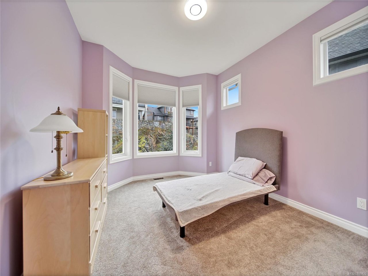 1260 Rockhampton Close