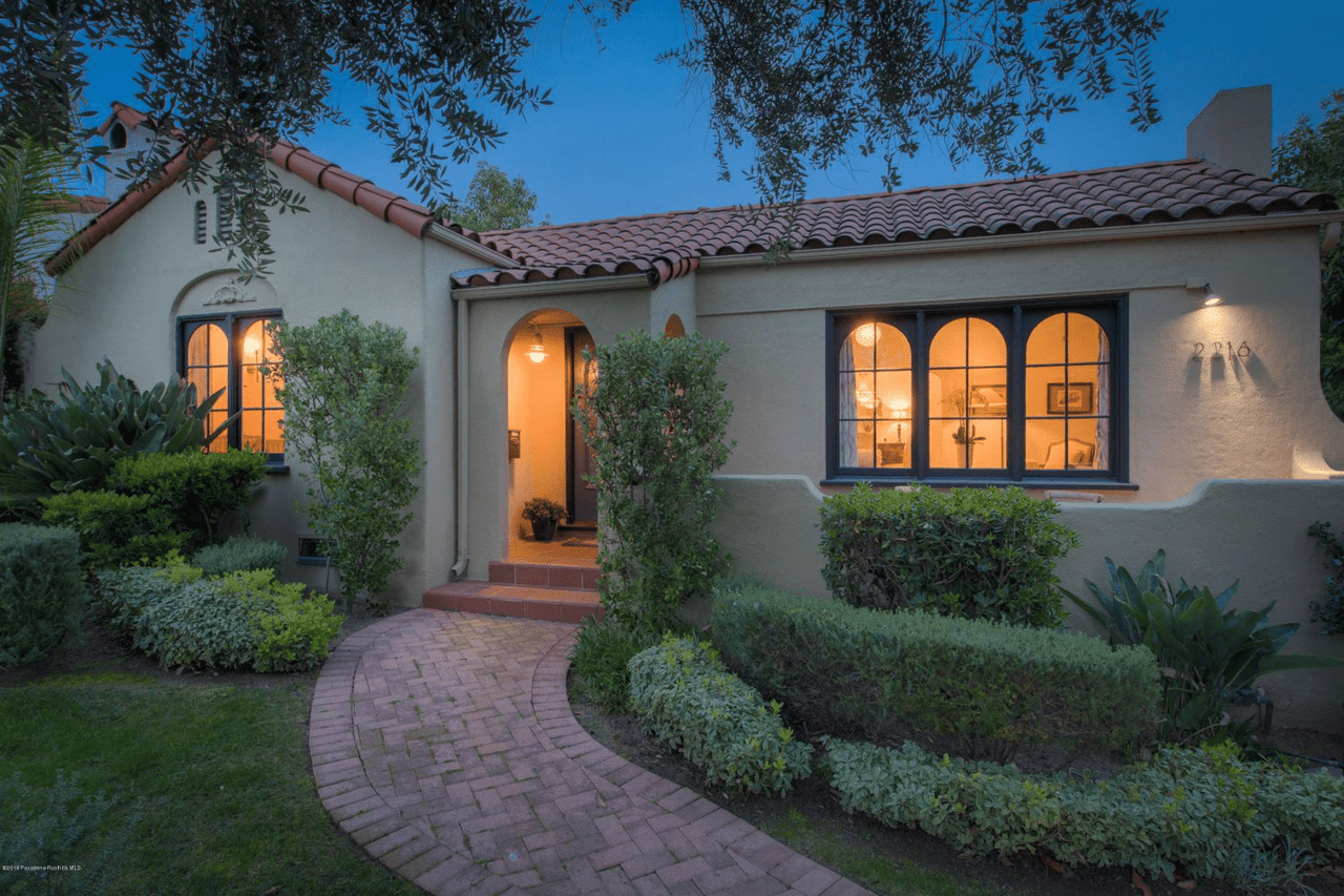 Beautifully Restored and Spacious 1924 Spanish-Style Home (Los Angeles)