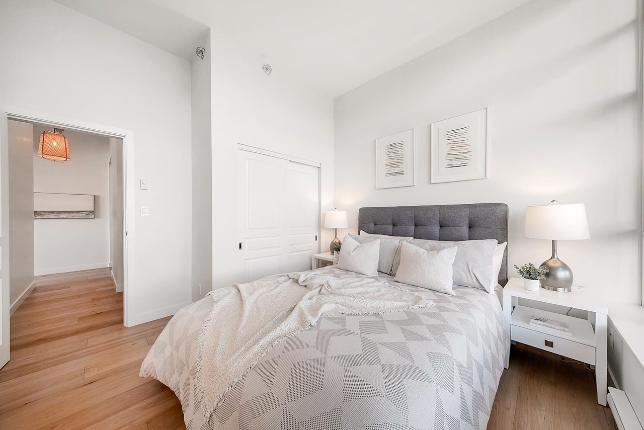 1251-1483 E King Edward Ave